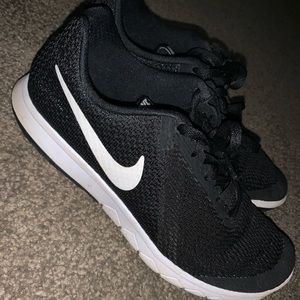 Nike tennis shoes